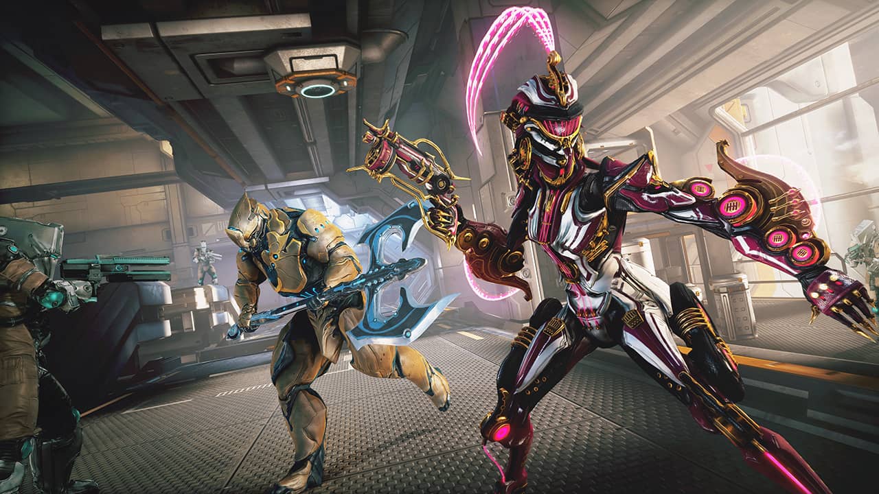 أربعة لاعبين يقاتلون معًا ضمن Squad في Warframe